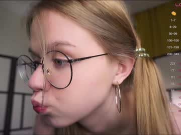 girl
        lorettabunyard cam image #3948531