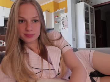 girl
        magic_couple13 cam image #4354122