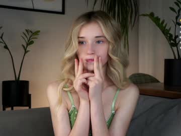 girl
        taitehambelton cam image #5106376
