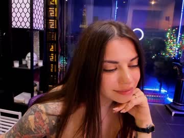 girl
        alma_pearl cam image #1459329
