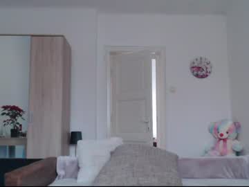couple
        sexaddictcouple1 cam image #640473