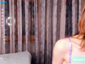 girl
        happiness_call cam image #1541114