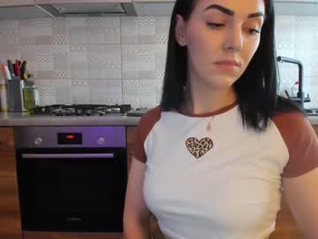 girl
        missnelly cam image #1682307