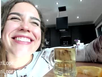 girl
        crazypaty cam image #1512455
