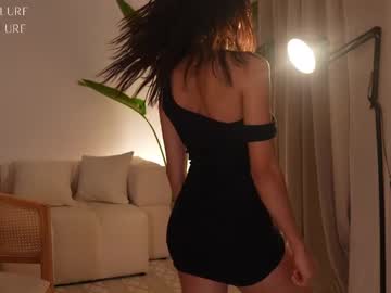 girl
        ellelure_ cam image #6945082