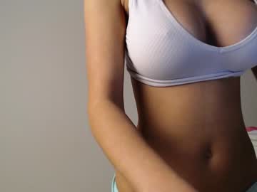 girl
        trixie_taylor cam image #3329740