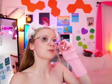 girl
        emmasky69 cam image #6499255