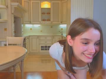 girl
        harrieteasley cam image #5214085