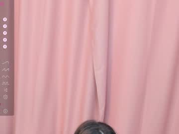 girl
        cute_kittennnn cam image #4568808