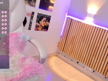 girl
        little_effy18 cam image #3818591