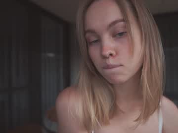 girl
        bibi_it_is cam image #1114058