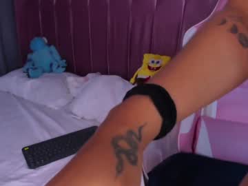 girl
        ashley_ospino cam image #4345716