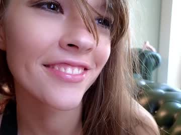 girl
        _demi_dee_ cam image #5330881