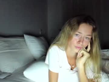 girl
        oksanafedorova cam image #262533