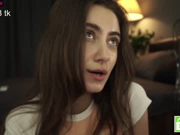 girl
        tessarosse_ cam image #1882916