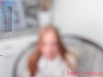 girl
        lolliis cam image #2221546