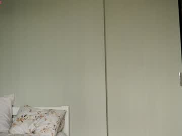 girl
        ronny_ponny cam image #6709432