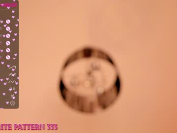 girl
        lindawarners cam image #1072462