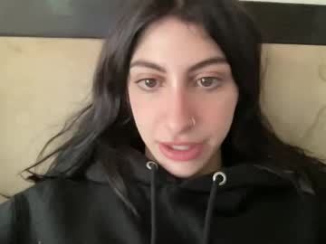 girl
        sup3rn0v4g1rl cam image #6187253