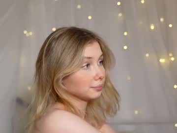 girl
        april_blush cam image #4399804