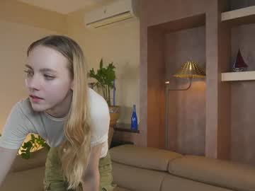 girl
        sunnivaharder cam image #6460631