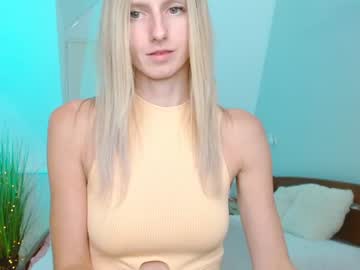 girl
        kittyca1_love cam image #2385597