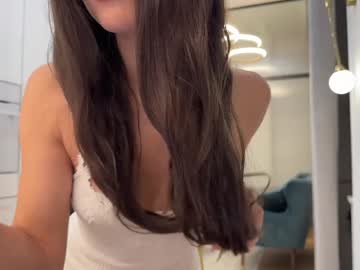 girl
        sunnyluxe_ cam image #5492288