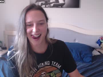 girl
        bluexstacey cam image #4703864