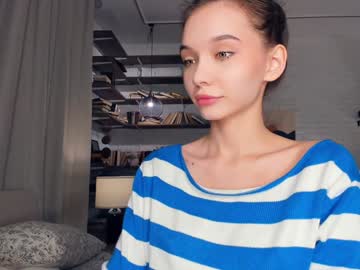 girl
        riskyproject cam image #6043133