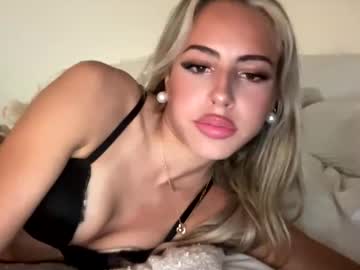 girl
        novaxofox cam image #6168237