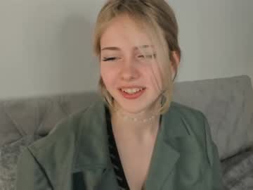 girl
        barbaragreene cam image #4130860