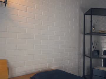 girl
        vibe_house cam image #5584206
