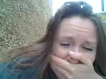 girl
        eatmypie69 cam image #2917982