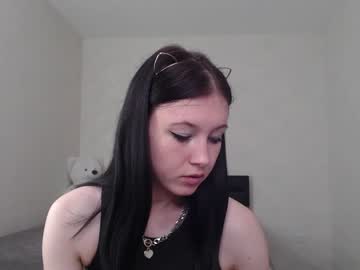 girl
        alexa_little cam image #1745794