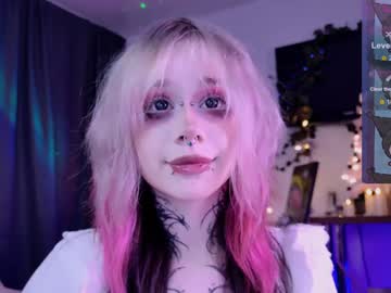 girl
        lollyshy__ cam image #5736048
