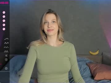 girl
        mmm_banana cam image #1590391