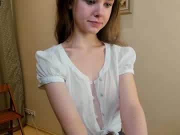 girl
        maryrogersa cam image #2269179