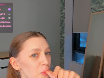 girl
        cwenhardey cam image #5761067