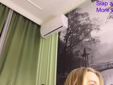 girl
        milladoll_ cam image #752143