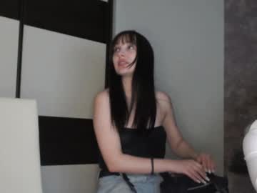 couple
        allypole cam image #4781460