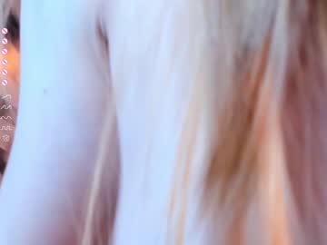 girl
        lolliis cam image #2583250