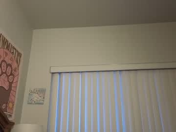 girl
        katynowhere cam image #3466634