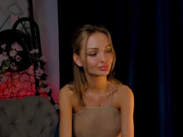 girl
        florenceesse cam image #6516812