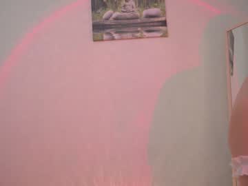 girl
        sunrisealice cam image #2547314