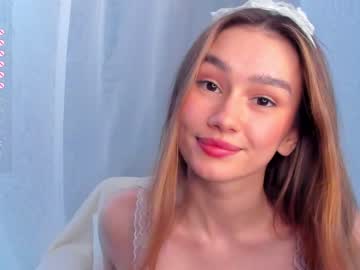 girl
        juliepenningtona cam image #3979863