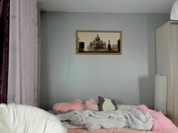 girl
        _mito_69 cam image #6959137
