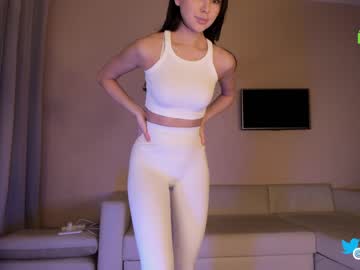girl
        hollyextra cam image #2833234