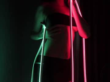 girl
        tessarosse_ cam image #1424223