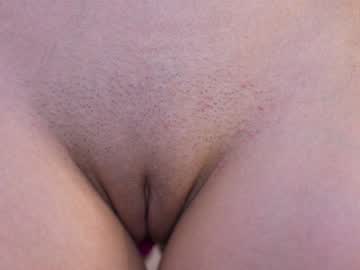 girl
        dovia cam image #5626631
