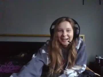 girl
        dyingv cam image #2940568
